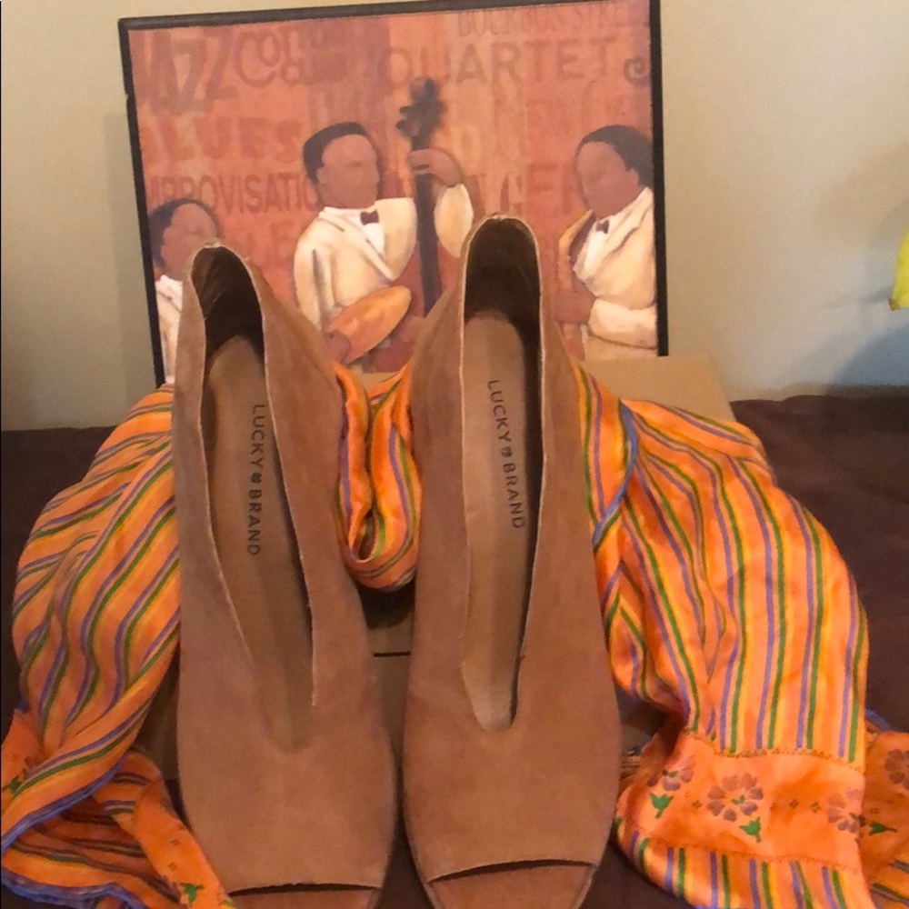 NIB Lucky Brand open toe booties
